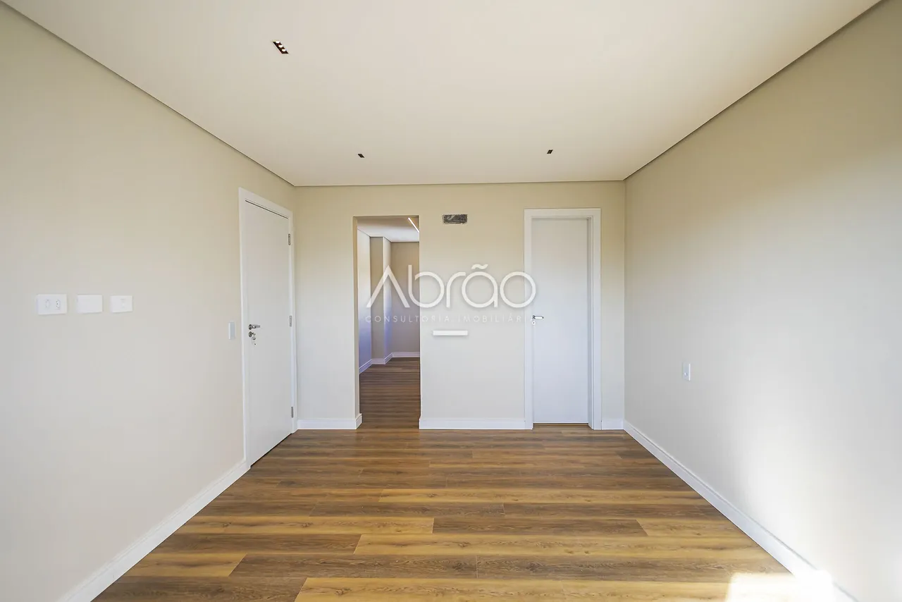 3-bedroom apartment with 1 en-suite bathroom — photo 15
