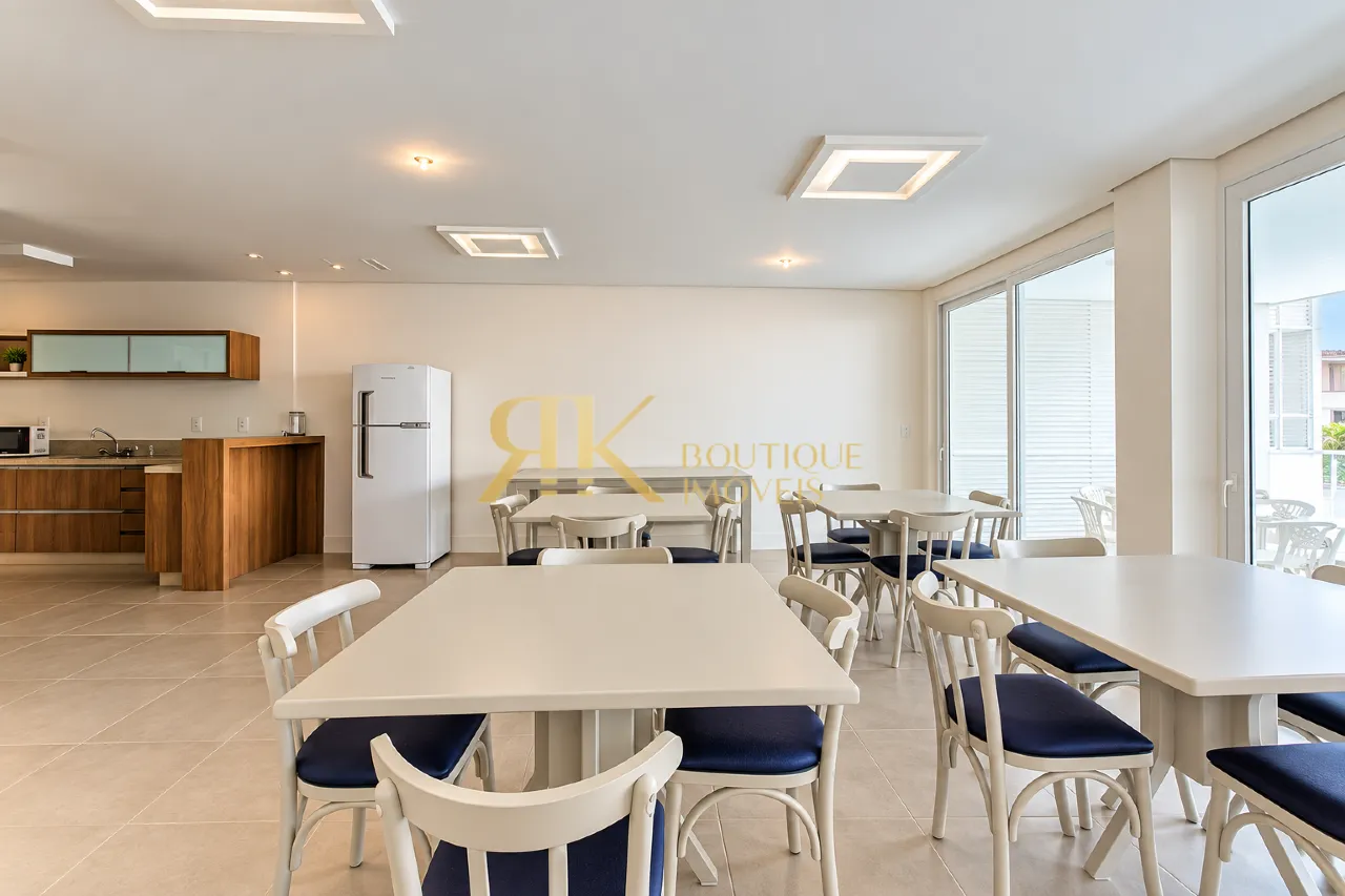Furnished apartment, 244 m², with floor-to-ceiling windows — photo 16