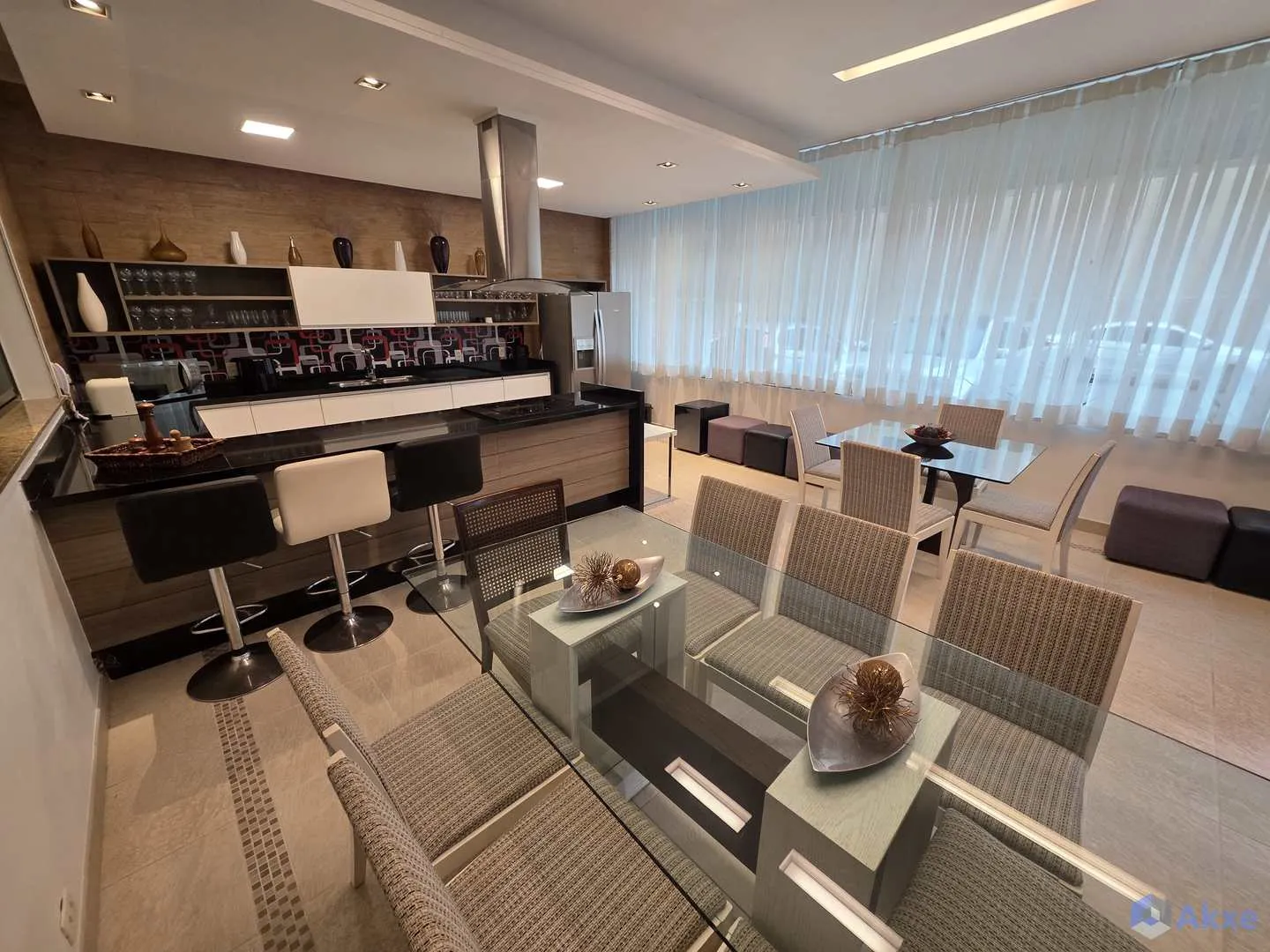 2-bedroom apartment with an enclosed glass balcony — photo 43