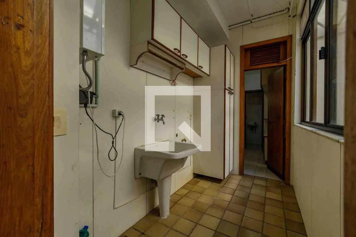 Ванна та 4 спальні: квартира 360 м² — photo 51