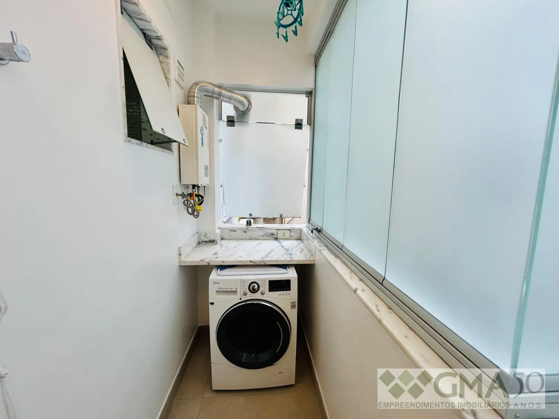Furnished 110 m² apartment with 3 bedrooms and 1 parking spot — photo 31