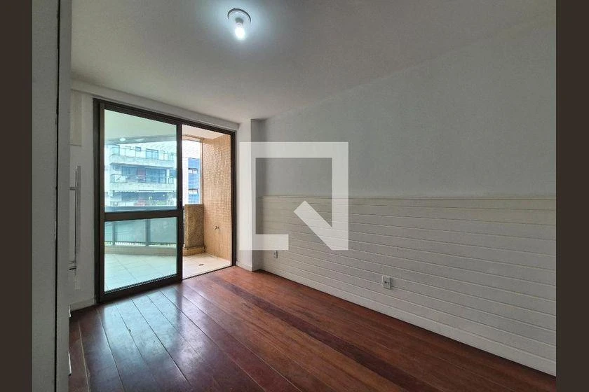 3-bedroom apartment in a building with a pool — photo 19