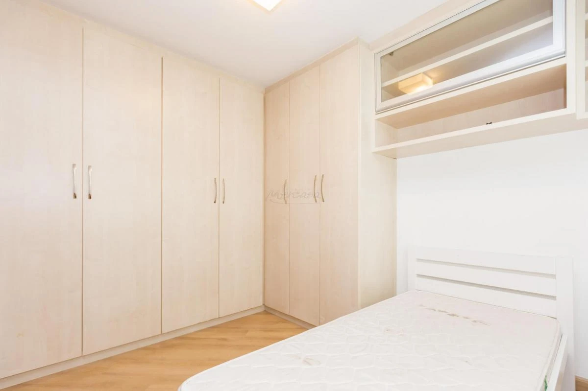 Apartment, 72 m², with a glass-enclosed balcony — photo 6