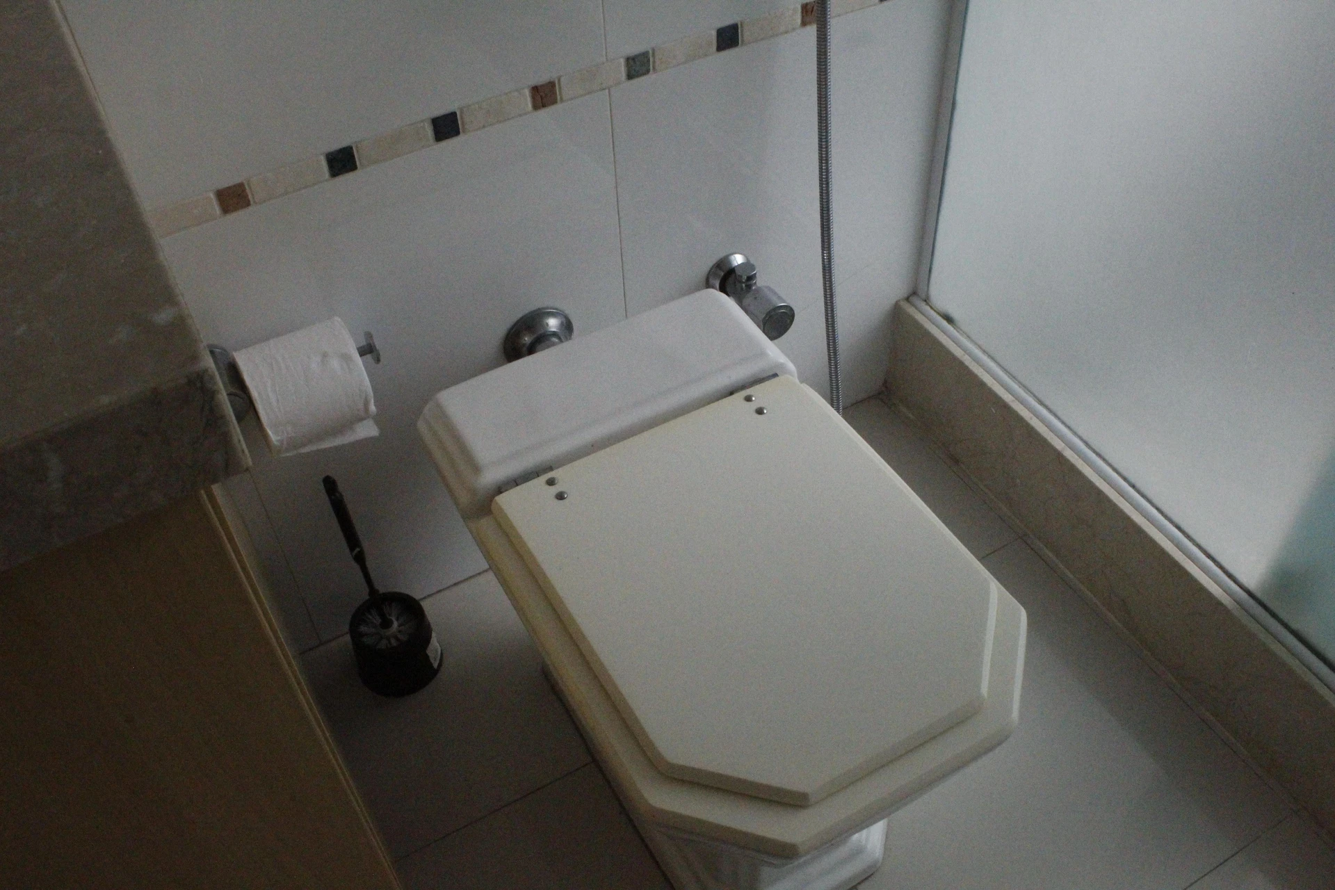 House with 5 bedrooms and 5 parking spaces — photo 46