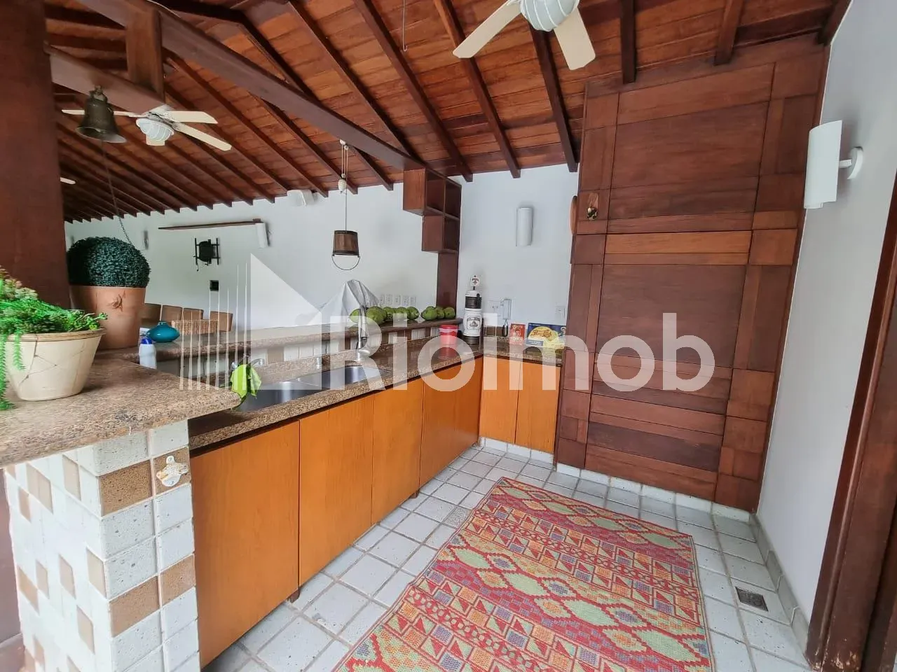Furnished house with 5 bedrooms and 5 bathrooms — photo 20