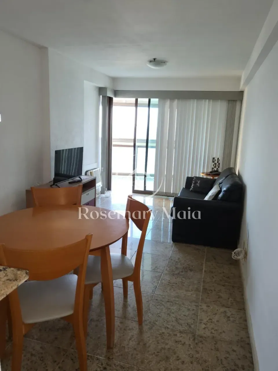 Furnished 1-bedroom apartment with open-plan kitchen — photo 12