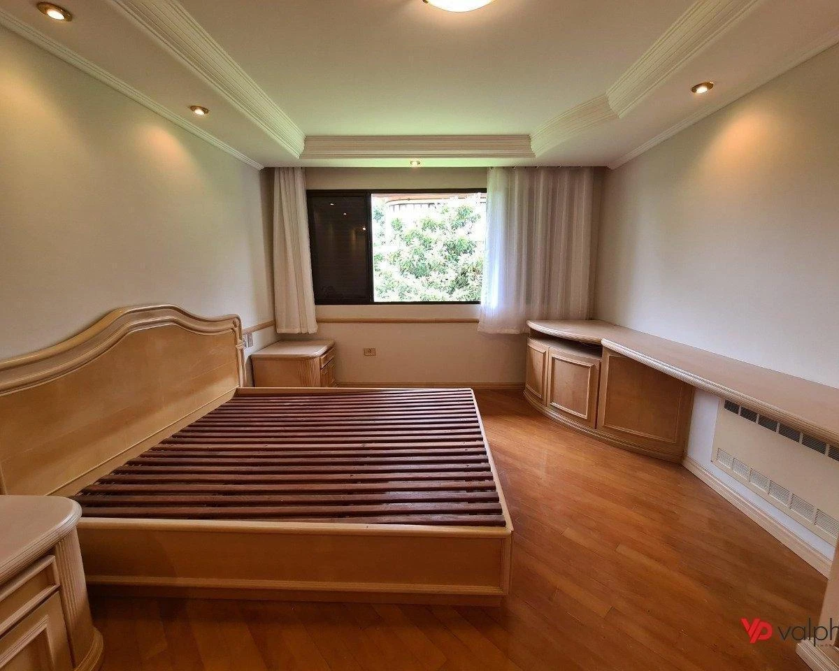 Condo house with 3 bedrooms and 5 bathrooms — photo 32