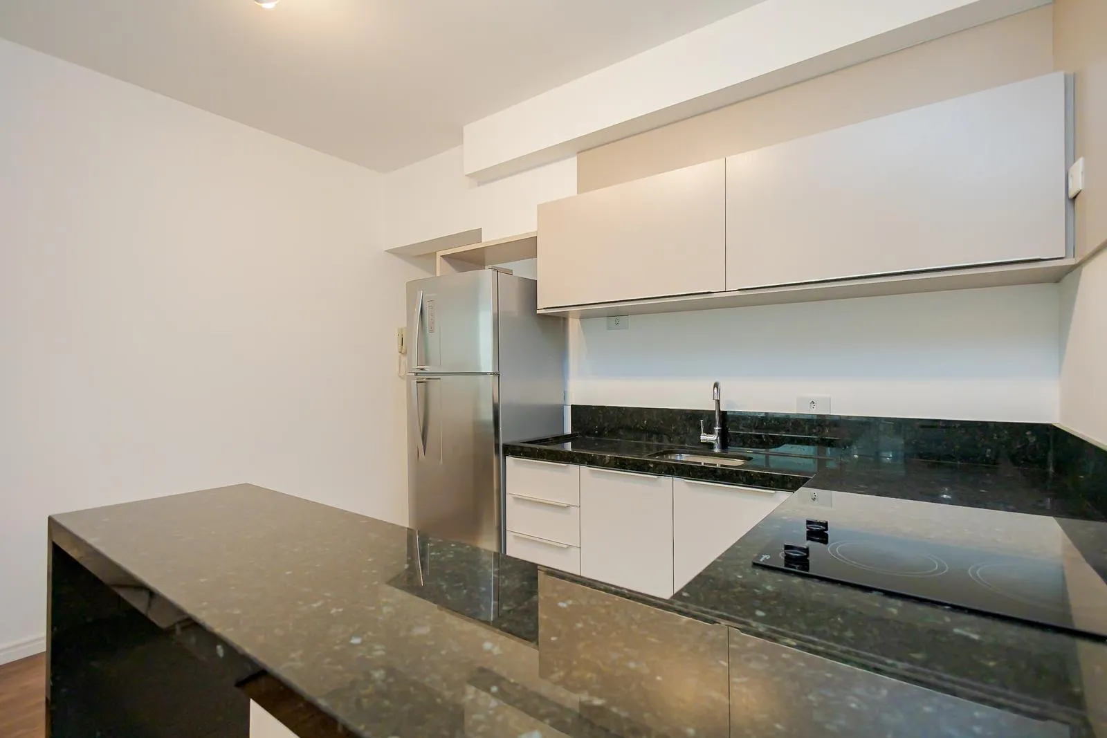Furnished apartment with 90 m² and 1 bedroom — photo 4