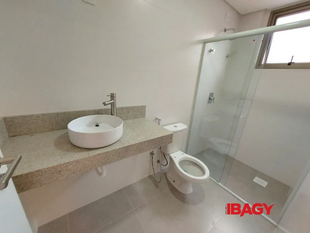 Apartamento de 2 dormitorios con balcón y parrilla — photo 6