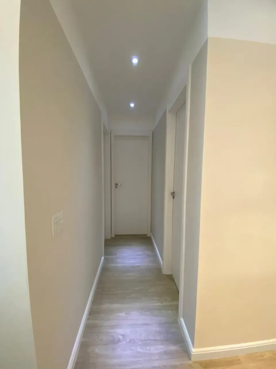 Apartamento com 2 quartos e varanda de vidro — photo 14