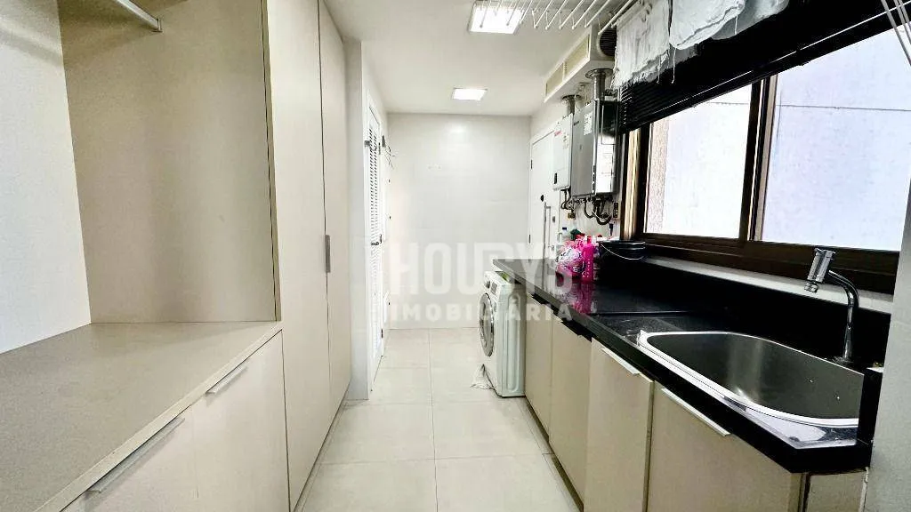 Furnished 4-bedroom apartment with 169 m² — photo 12