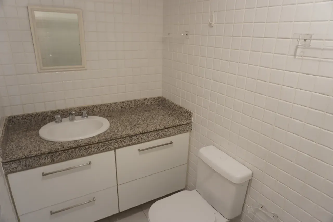 Unfurnished apartment with 4 bedrooms and 3 parking spots — photo 24