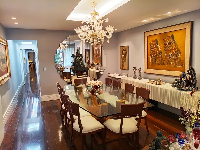 Apartment with 4 bedrooms and a enclosed glass balcony — photo 12