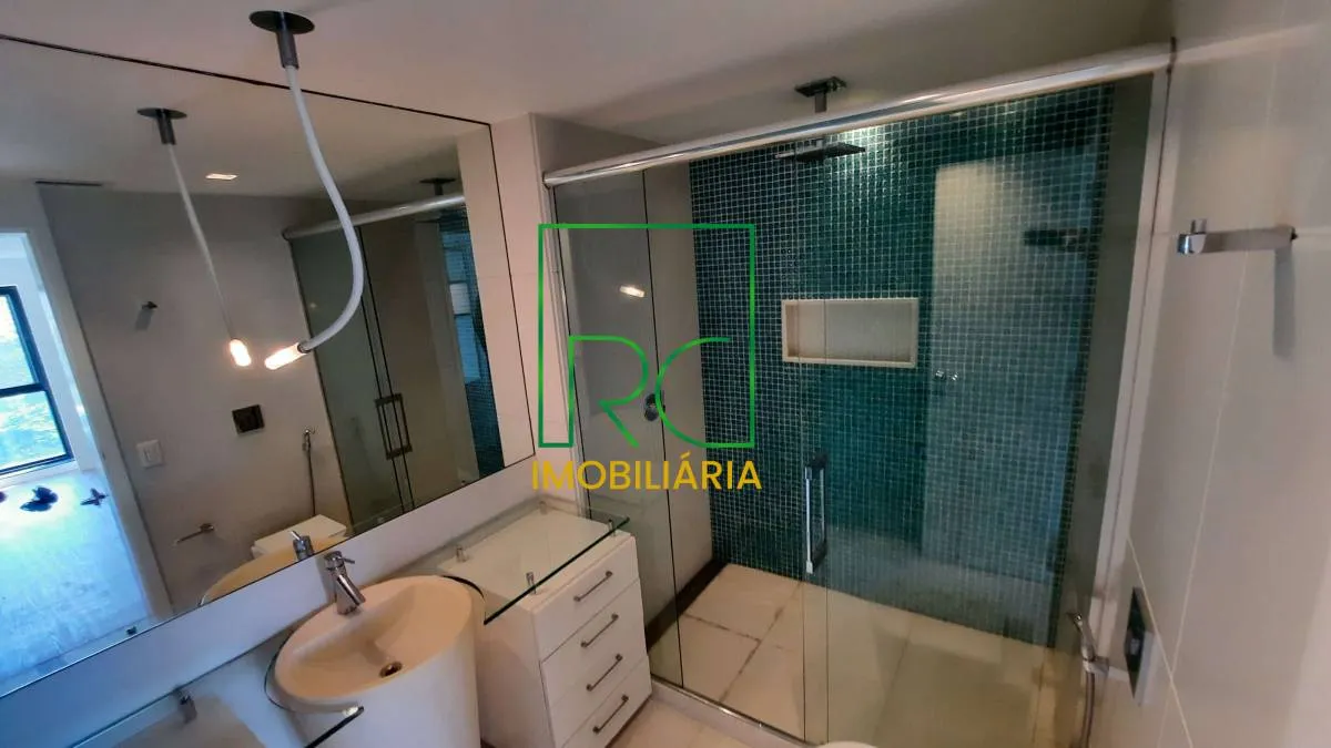 Water view in a 4-bedroom apartment, 360 m² — photo 22