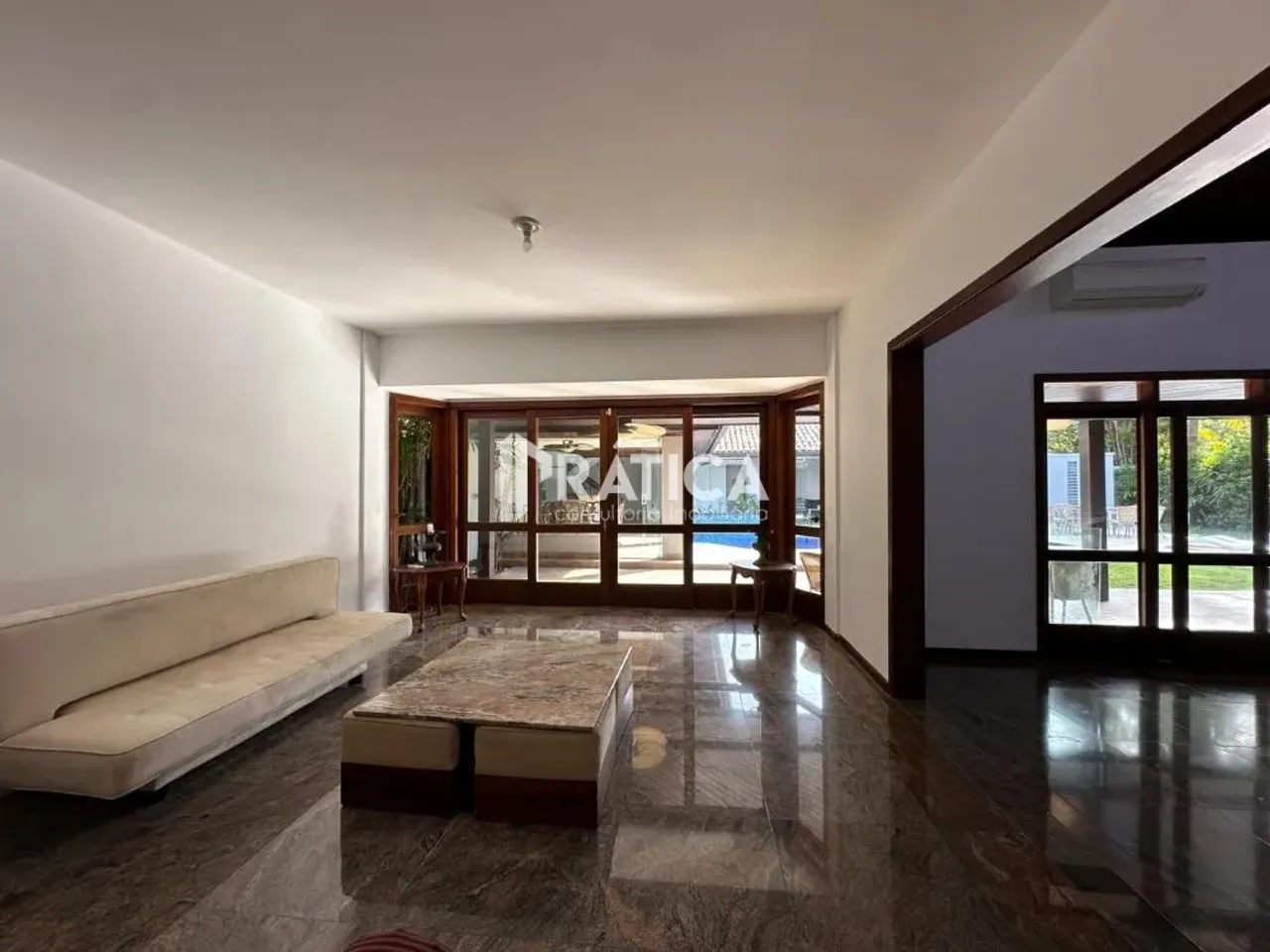 House with 5 bedrooms and 5 bathrooms, balcony grill — photo 2