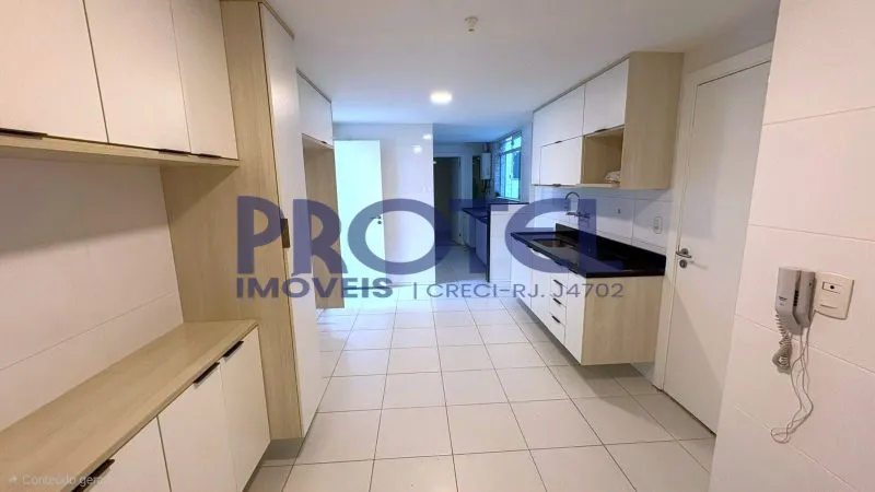 Unfurnished penthouse with 4 bedrooms and 5 bathrooms — photo 35