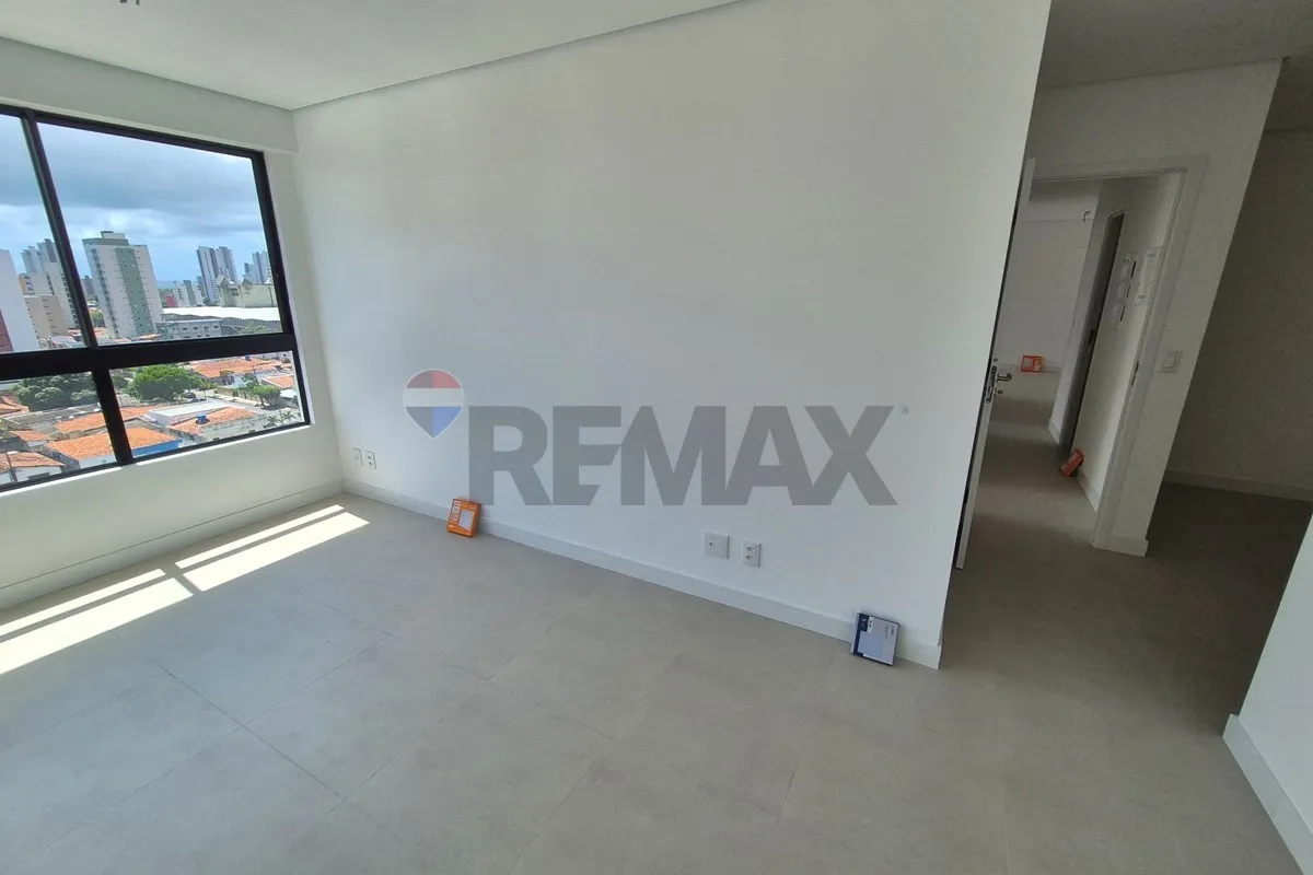 3-bedroom apartment in a building with a gym — photo 36