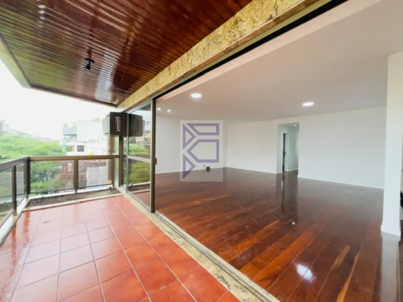 Apartamento de 227 m² com 4 quartos e 3 vagas — photo 7