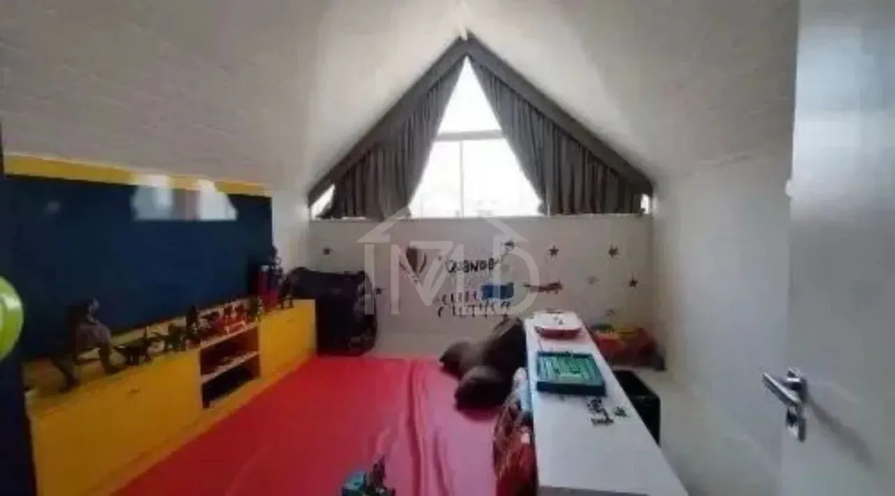 Furnished house with 5 bedrooms and 300 m² plus balcony — photo 10