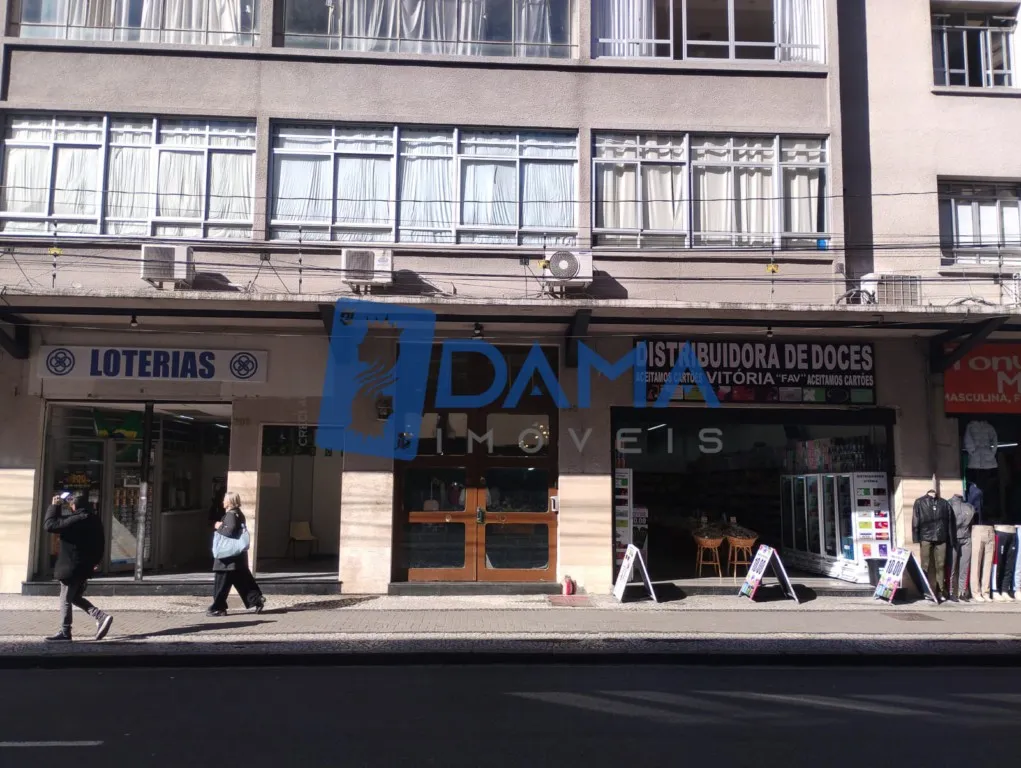 Apartamento com 3 quartos e cozinha fechada de 109 m² — photo 34