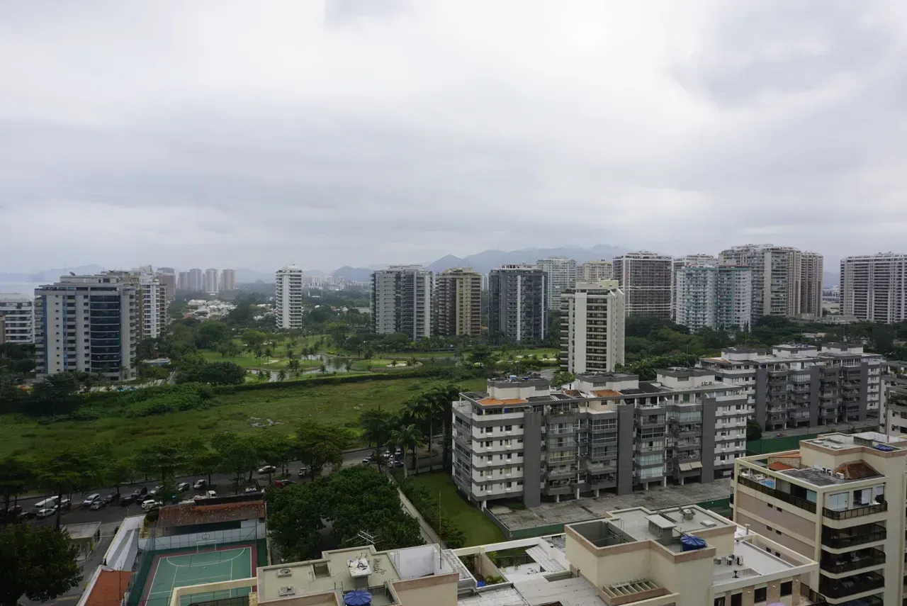 Unfurnished apartment with 4 bedrooms and 3 parking spots — photo 14