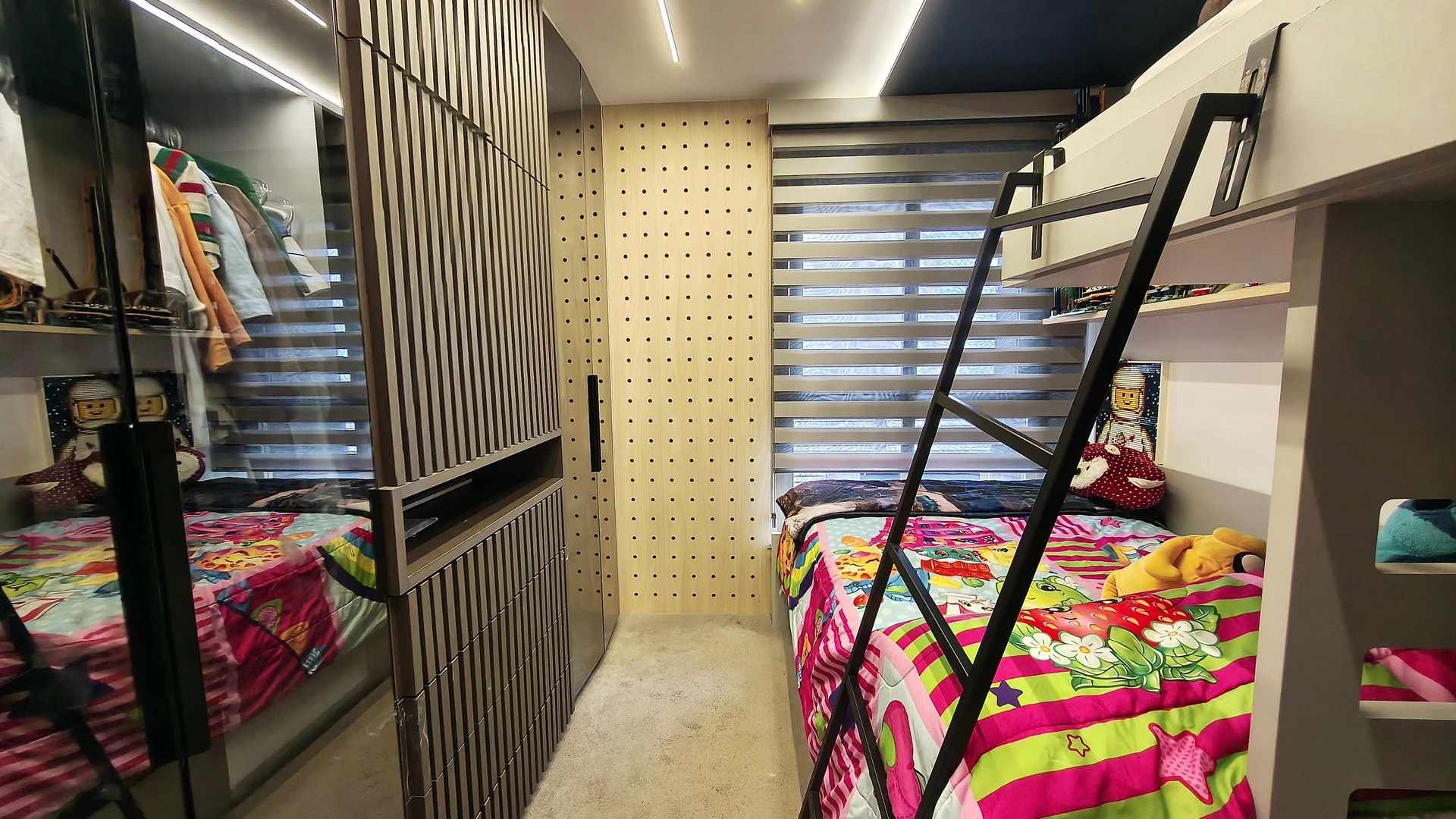 3-bedroom apartment in a building with a sauna — photo 22