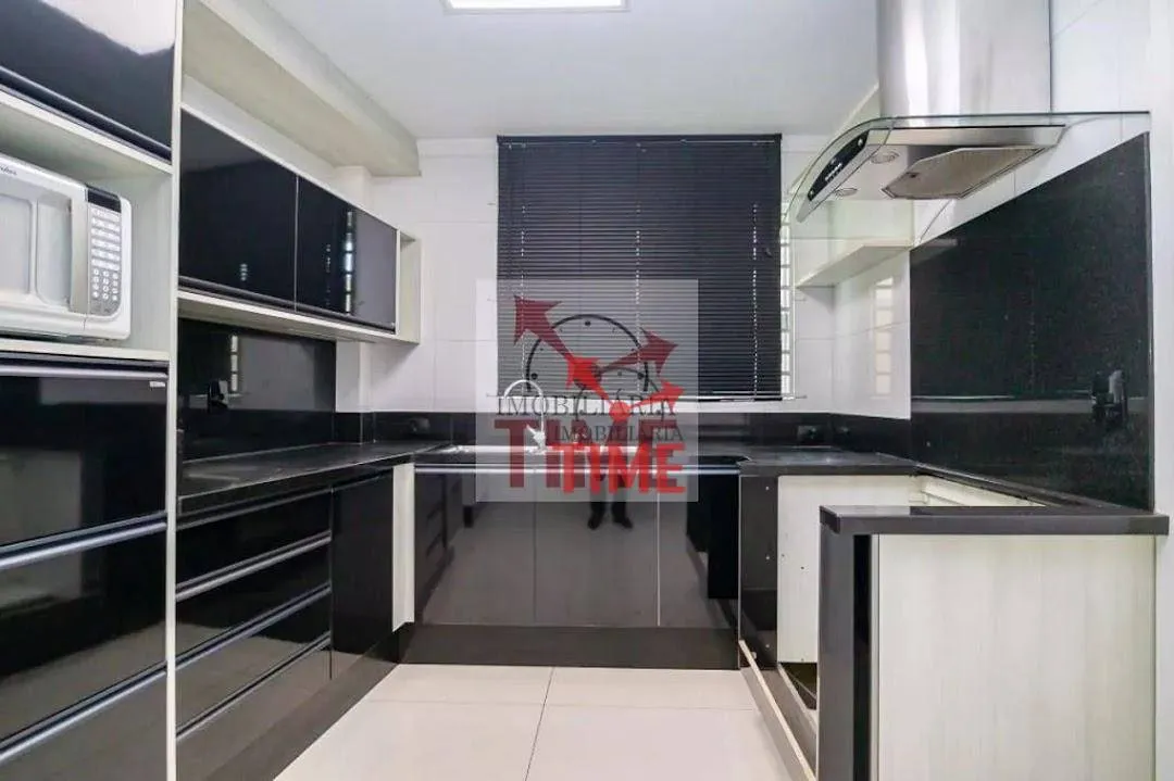 Casa de 3 dormitorios, cocina cerrada y 4 plazas de garaje — photo 32