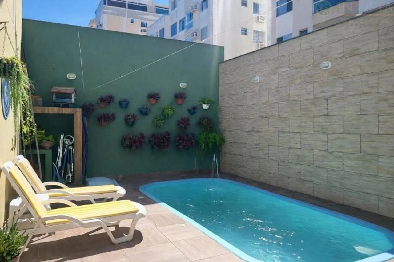 204 m² house with a jacuzzi and a bathtub — photo 13