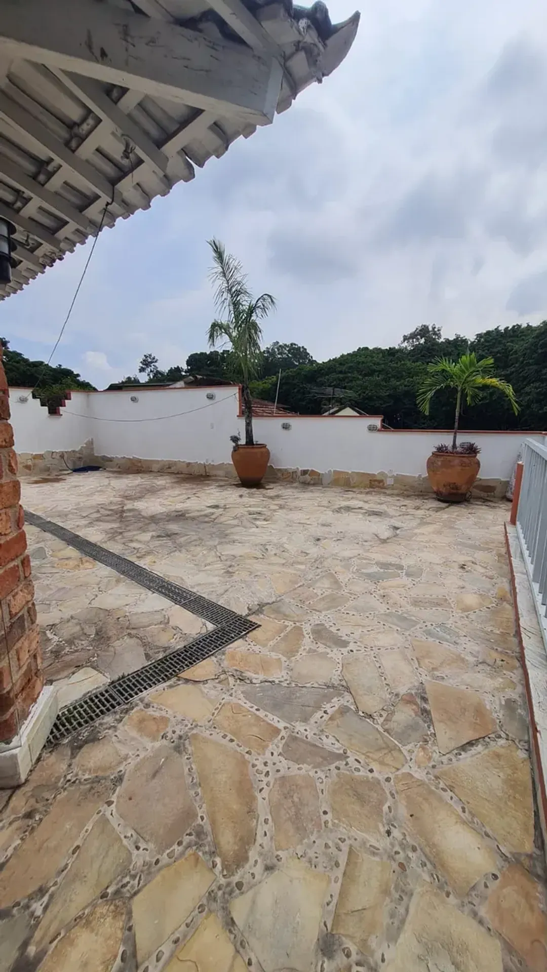 Furnished house 450 m² with 4 bedrooms and 4 bathrooms — photo 55