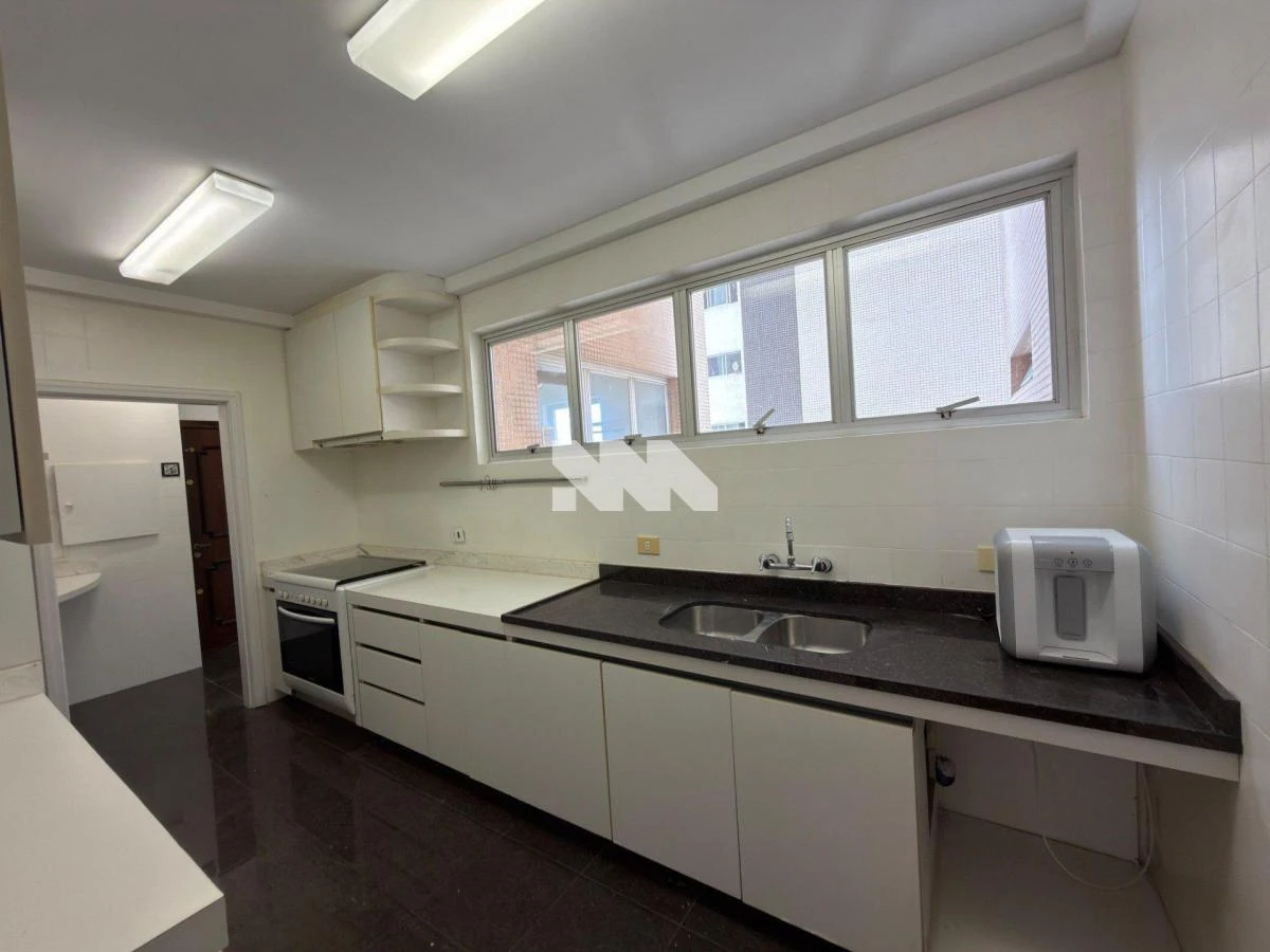Rental apartment with a closed kitchen and gas stove — photo 28