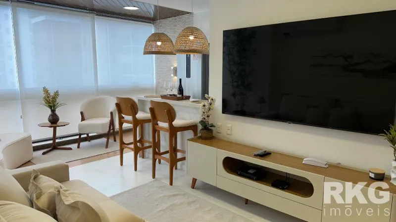 Furnished 1-bedroom apartment with open-plan kitchen — photo 10