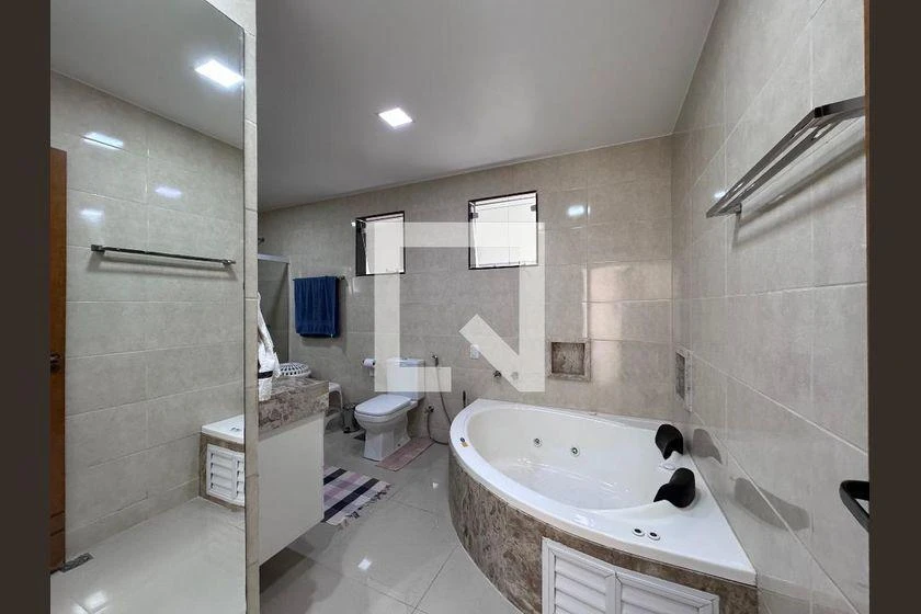Furnished 367 m² apartment with 4 bedrooms and 3 parking — photo 30