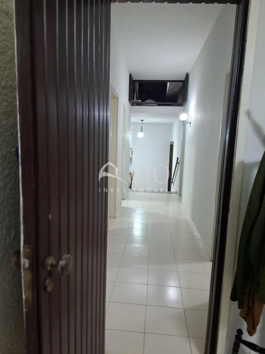 Unfurnished house with 4 bedrooms and 6 bathrooms, 945 m² — photo 36