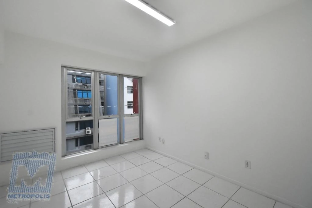 Unfurnished 1-bedroom apartment with 57 m² and no parking