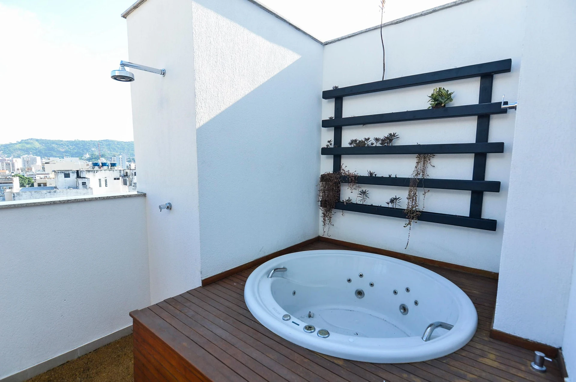Furnished 3-bedroom apartment with balcony and BBQ grill — photo 42