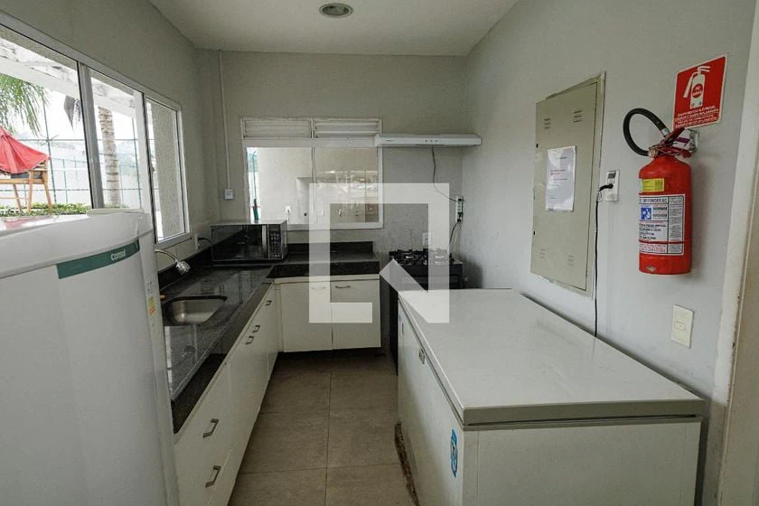 2-bedroom apartment with laundry area and balcony — photo 8