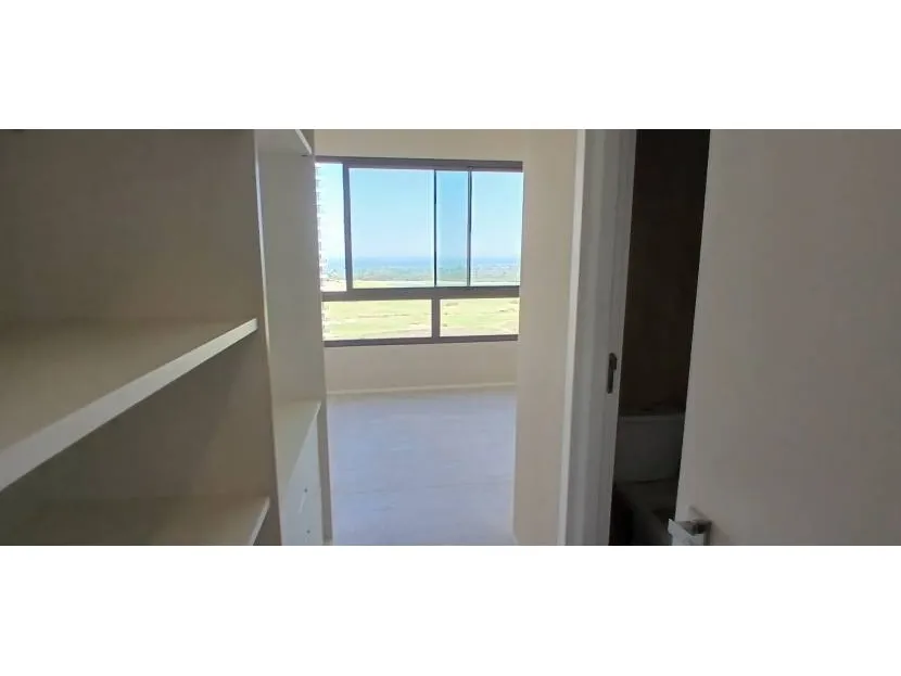 Unfurnished 3-bedroom apartment with 5 bathrooms — photo 2
