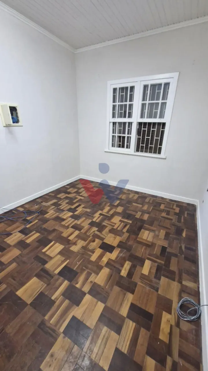 House with 2 bedrooms and 2 bathrooms plus 5 parking