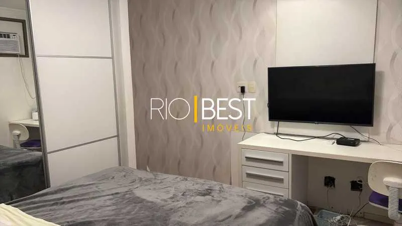 Furnished 3-bedroom apartment with a glass-enclosed balcony — photo 8