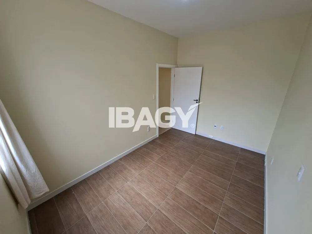 Apartamento de 4 dormitorios con chimenea y 1 suite — photo 22