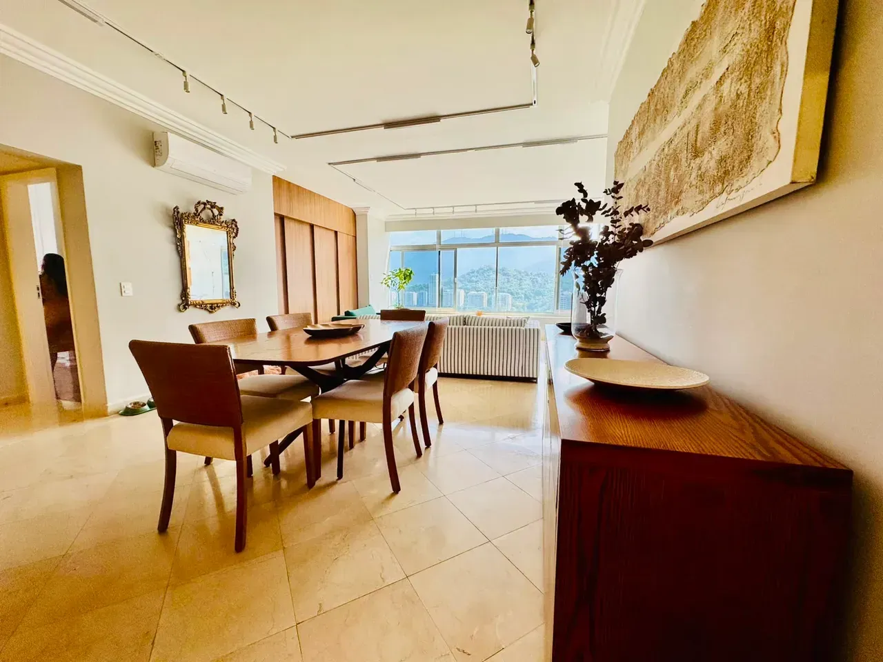 Furnished 3-bedroom apartment with 3 bathrooms — photo 16