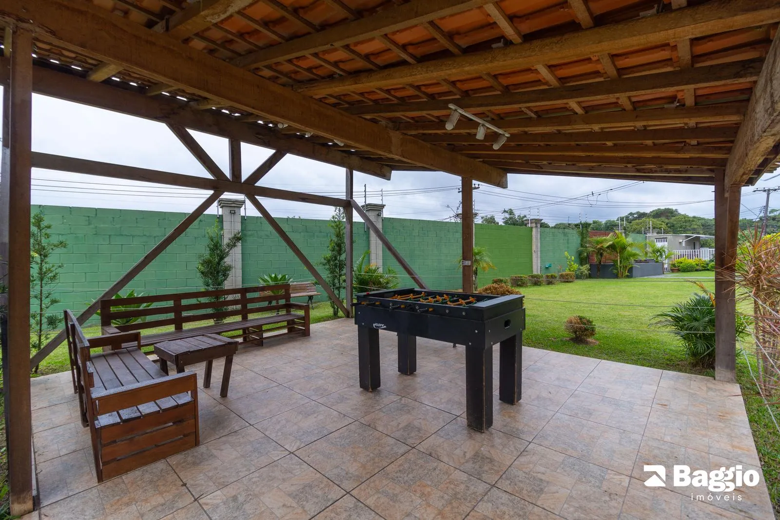 Balcony with a grill in a 3-bedroom house, 118 m² — photo 70