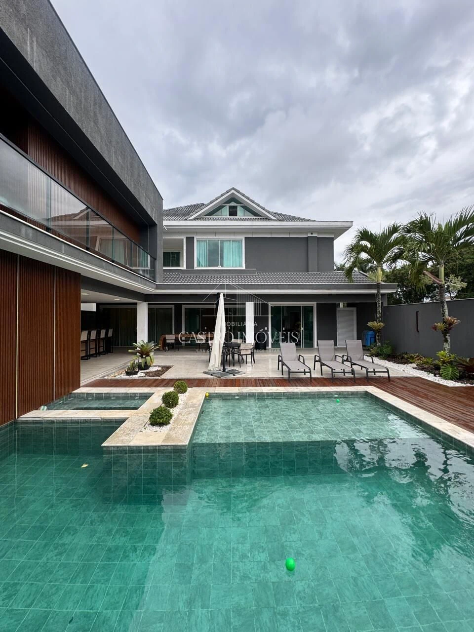 Furnished 715 m² house with 5 en-suites and 4 parking — photo 20