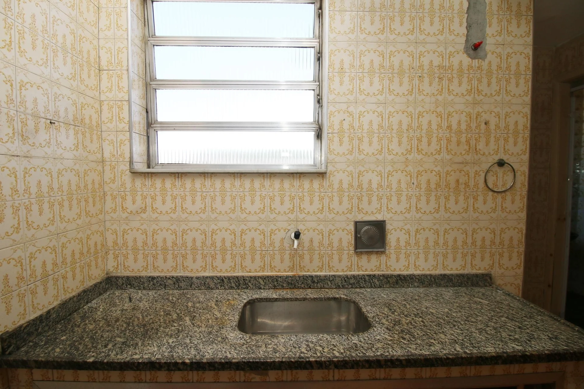 Незаселенная квартира с 3 спальнями и 1 ванной — photo 8