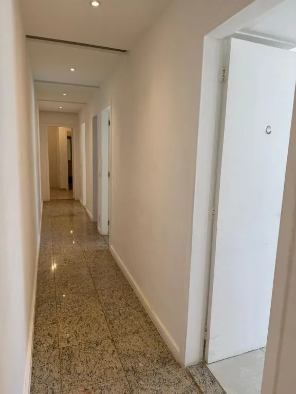 House with 5 bedrooms and 4 bathrooms plus open pool — photo 23