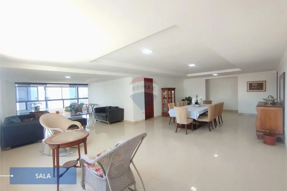 Furnished apartment with 4 en-suite bedrooms and 280 m²