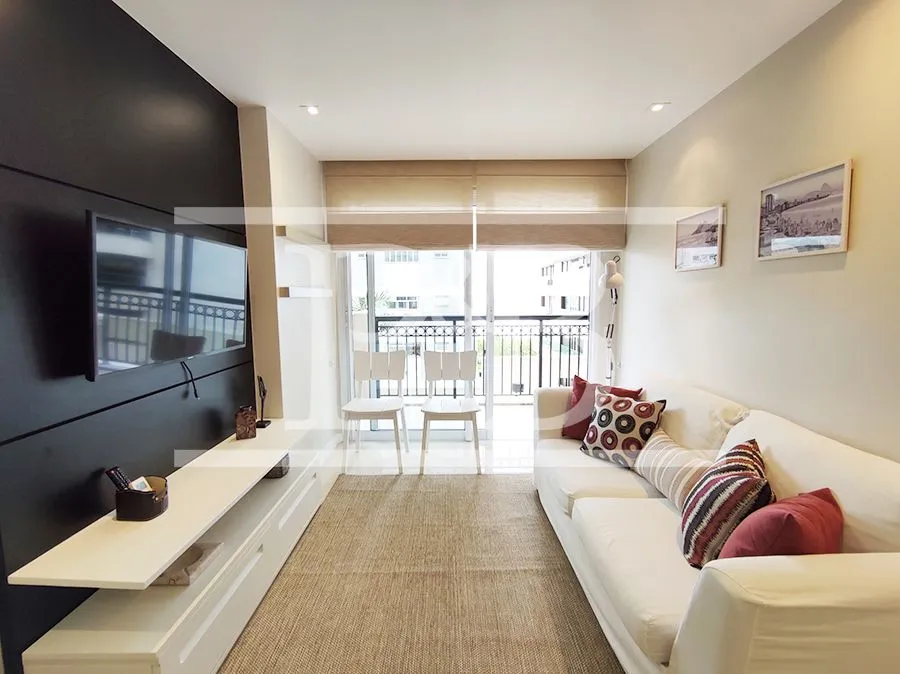 Furnished 2-bedroom apartment with 2 bathrooms, 90 m²