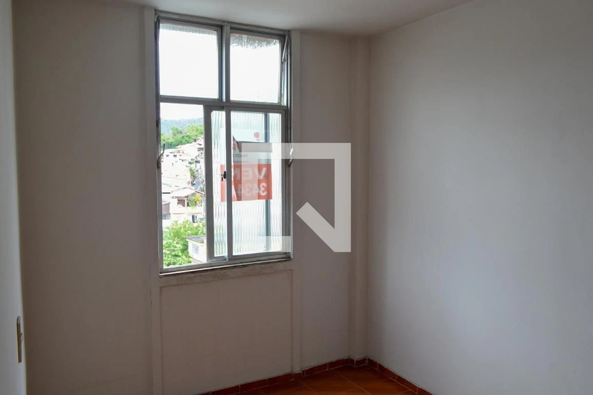 Unfurnished 2-bedroom apartment with 1 bathroom and 1 parking