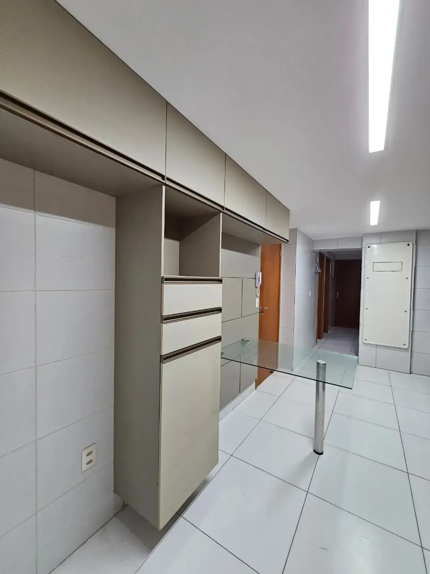 Квартира 185 м² с застеклённым балконом и гардеробной — photo 7