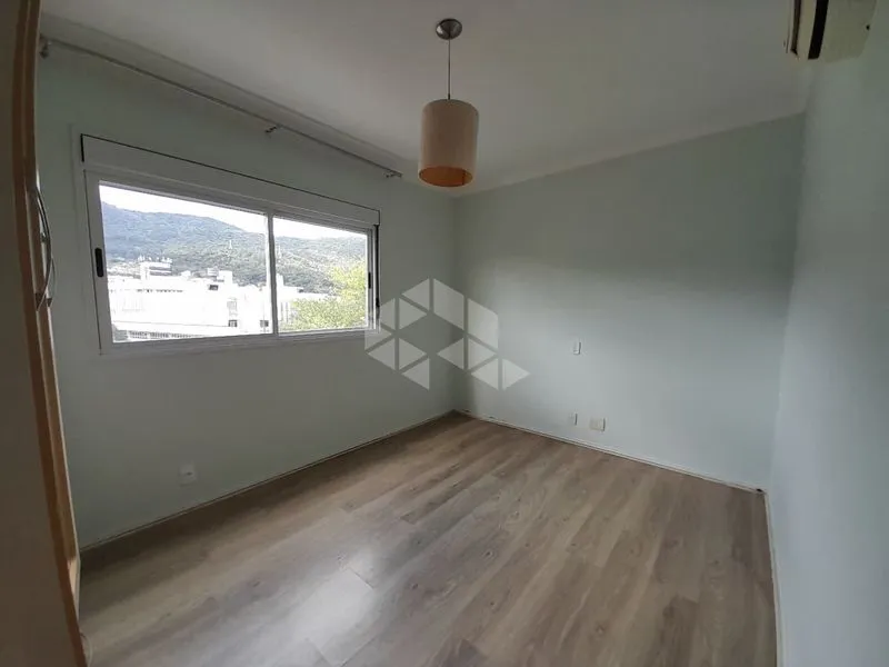 Apartamento com piso de madeira ou laminado, Itacorubi Norte — photo 36